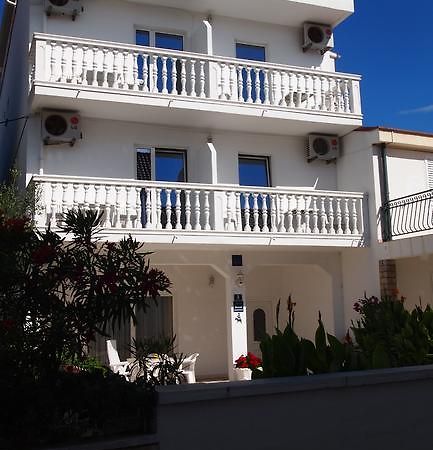 Guesthouse Ana-Maria Pirovac Exterior foto