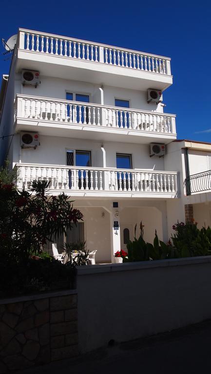 Guesthouse Ana-Maria Pirovac Exterior foto
